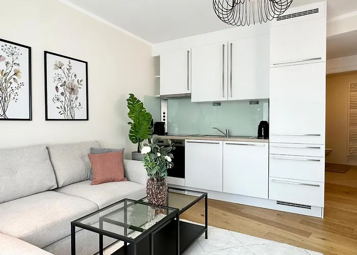 Апартаменти Free Parking I Balcony I 5 Min To Train Station Відень