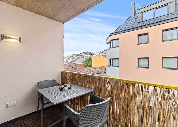 Free Parking I Balcony I 5 Min To Train Station * Відень