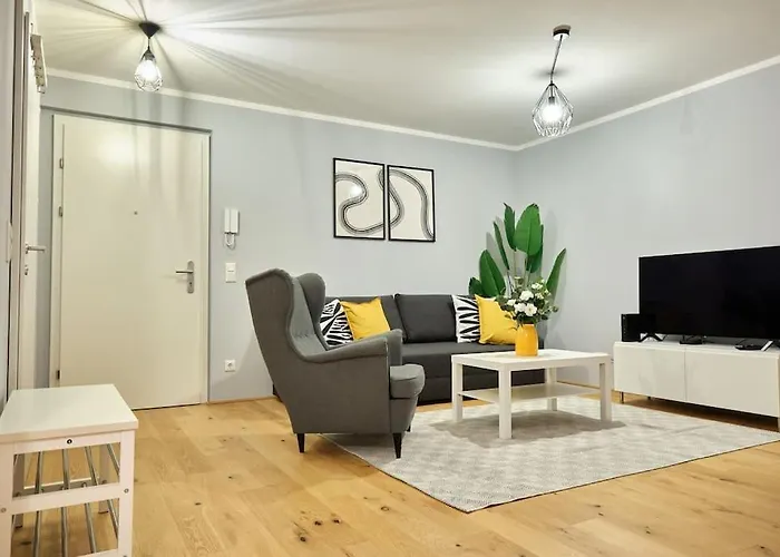 Free Parking I Balcony I 5 Min To Train Station Апартаменти *