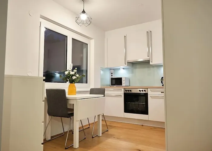 Free Parking I Balcony I 5 Min To Train Station * Відень