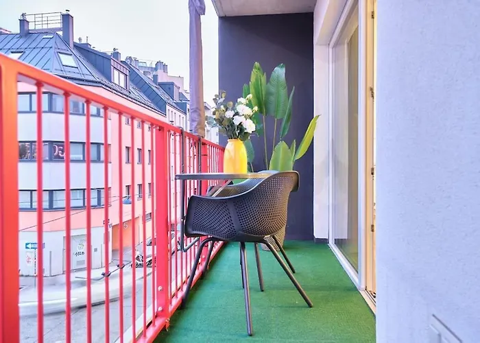 Free Parking I Balcony I 5 Min To Train Station Відень