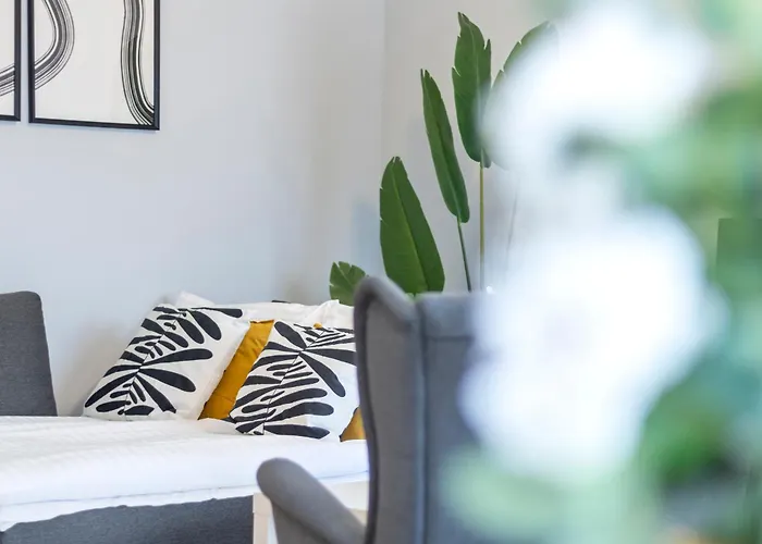 Free Parking I Balcony I 5 Min To Train Station * Відень