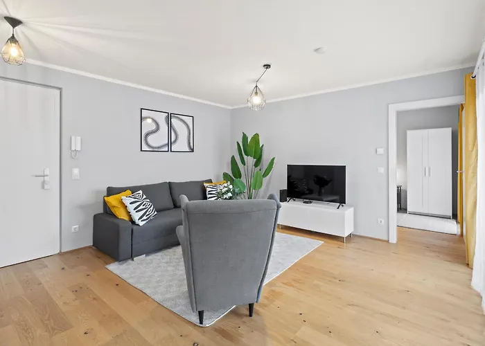 Free Parking I Balcony I 5 Min To Train Station Апартаменти *
